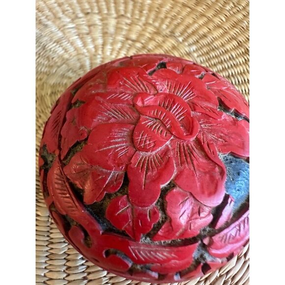 Vintage Red Cinnabar-Style Carved Trinket Box with Floral Motif - Picture 3 of 10